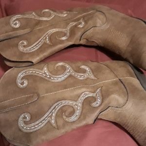 Cowgirl boots used twice
